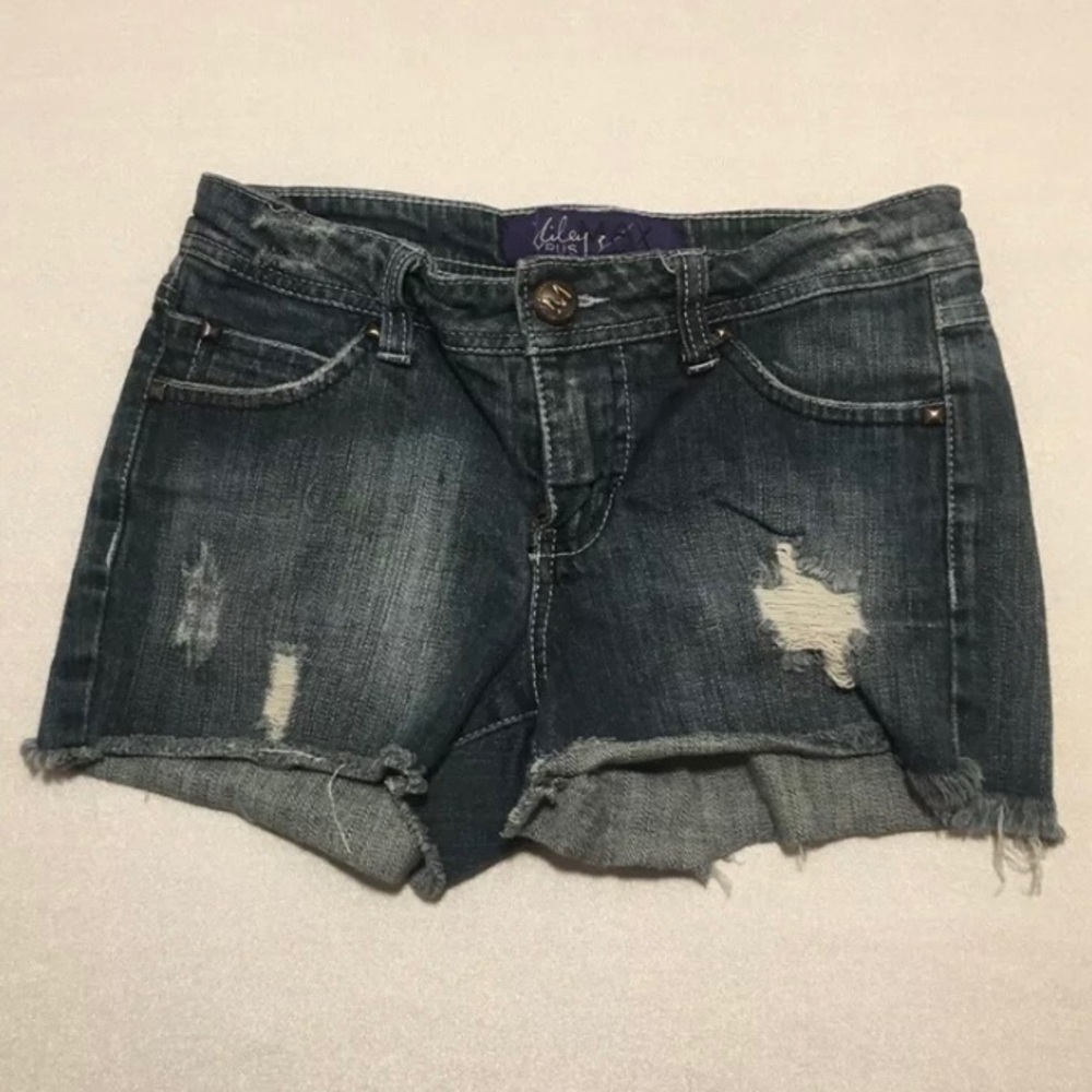 Miley Cyrus denim shorts